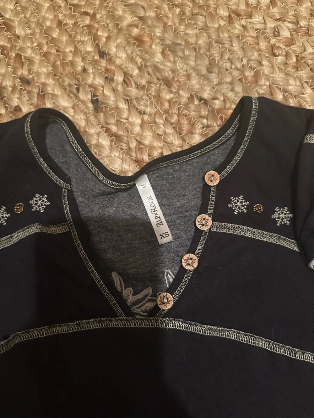 VINTAGE ALP N ROCK EMBROIDERED TOP - Picture 3 of 4